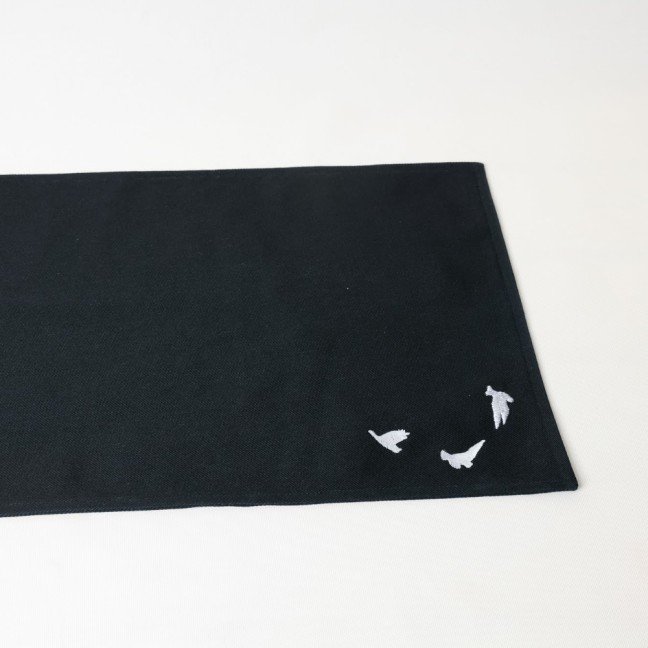 Set of 4 Embroidered 
Birds Placemats