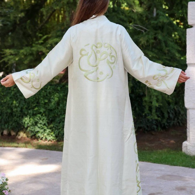 Tunis: White 
Long Silk Abaya