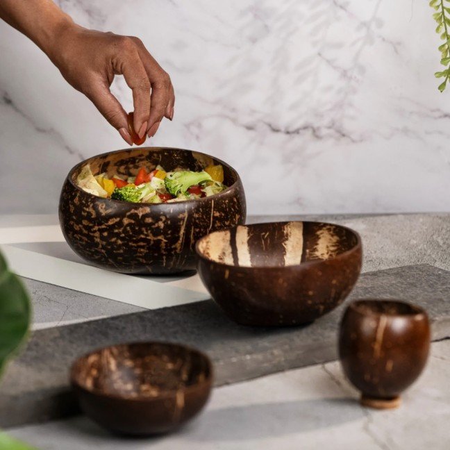 Set of 4 Coconut 
Shell Bowls