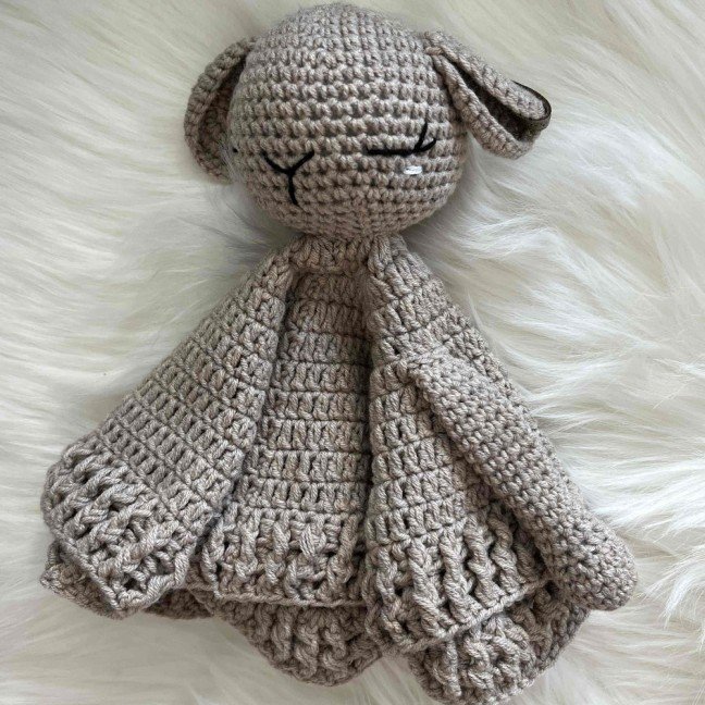 Beige Lamb Crochet 
Security Blanket